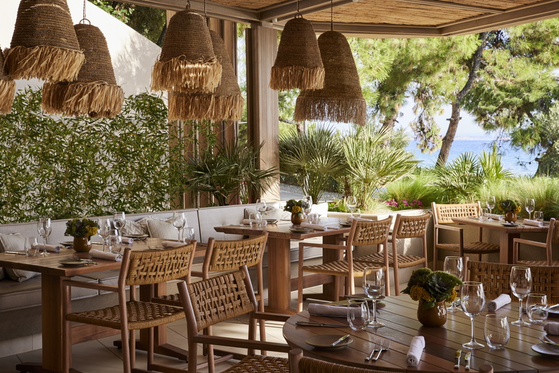 Tiara Holidays - Ikos Oceania - beach club restaurant